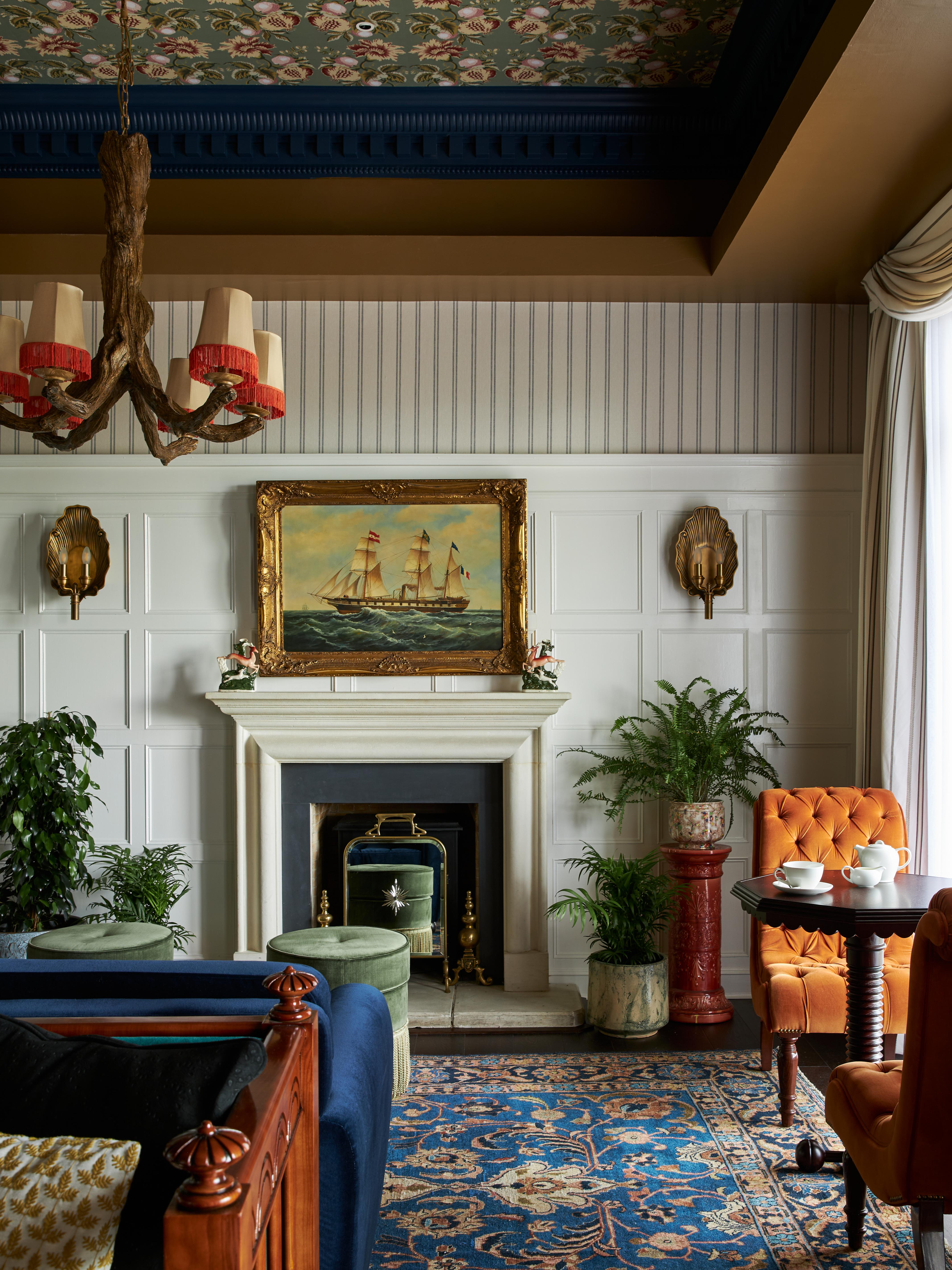 Hotel Marine Troon Zewnętrze zdjęcie A wainscot in a living room